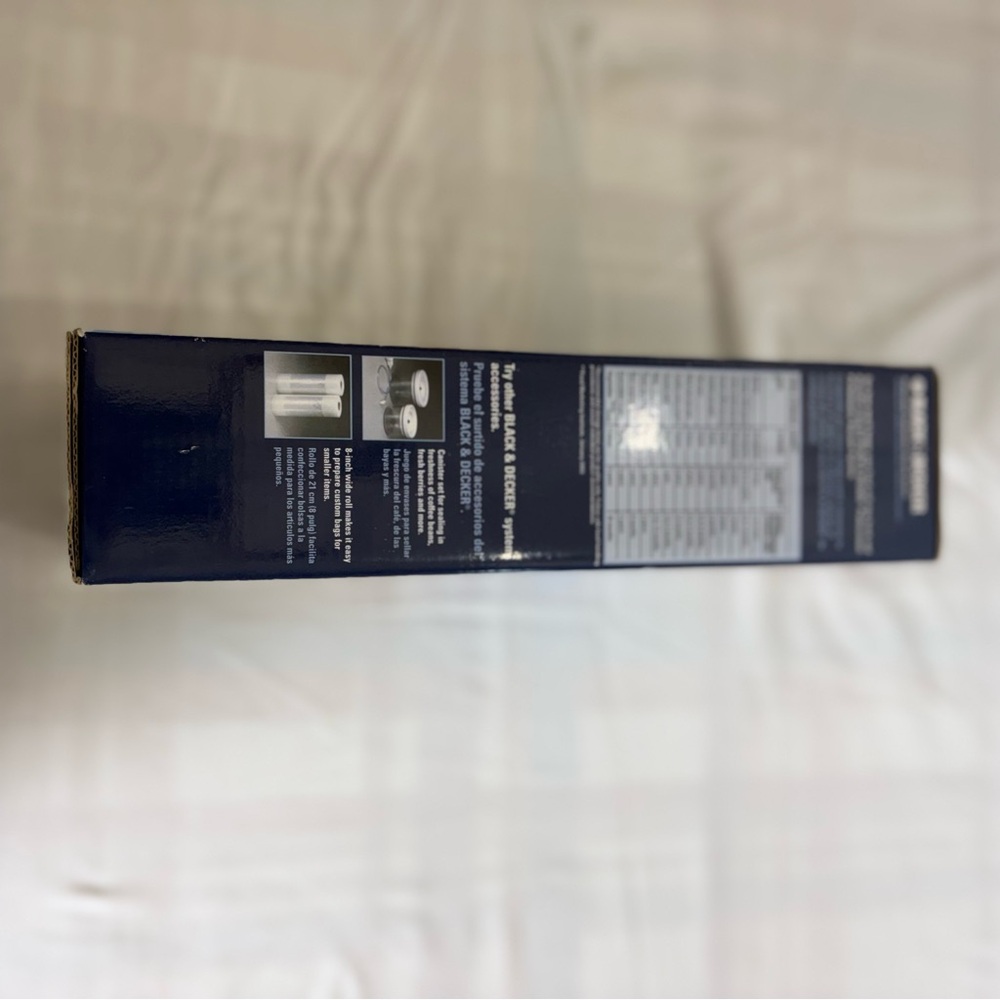 Black & Decker VB300 Vacuum Sealer Bags Twin Pack 11” x 18ft Rolls - Picture 2 of 7